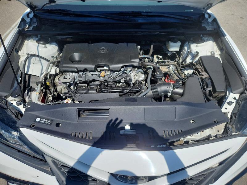 69058306 :رقم المزاد ، 4T1G11AK3MU521600 vin ، 2021 Toyota Camry مزاد بيع
