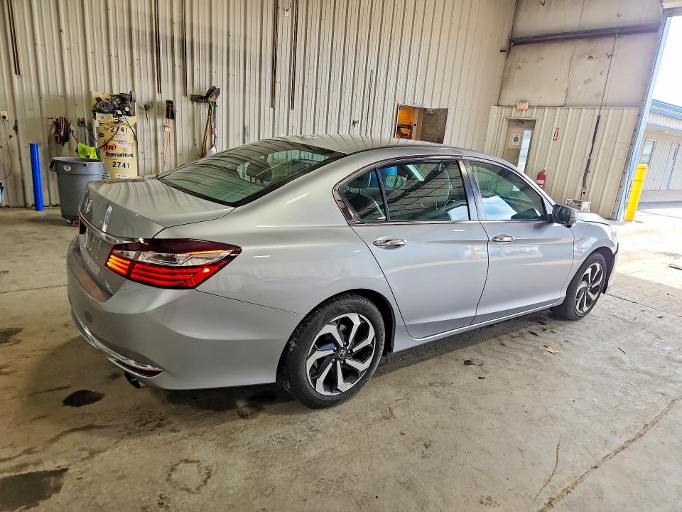 Продаж на аукціоні авто 2017 Honda Accord, vin: 1HGCR2F88HA267485, номер лоту: 68070846