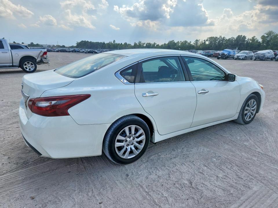 70102786 :رقم المزاد ، 1N4AL3AP4JC142706 vin ، 2018 Nissan Altima مزاد بيع