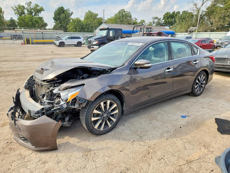 2017 Nissan Altima მანქანა იყიდება აუქციონზე, vin: 1N4AL3APXHC119912, აუქციონის ნომერი: 70365226