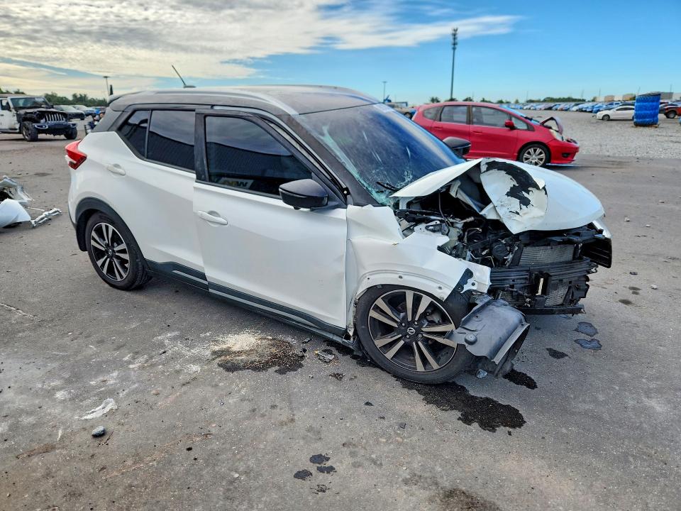 68630346 :رقم المزاد ، 3N1CP5DV0LL478134 vin ، 2020 Nissan Kicks مزاد بيع
