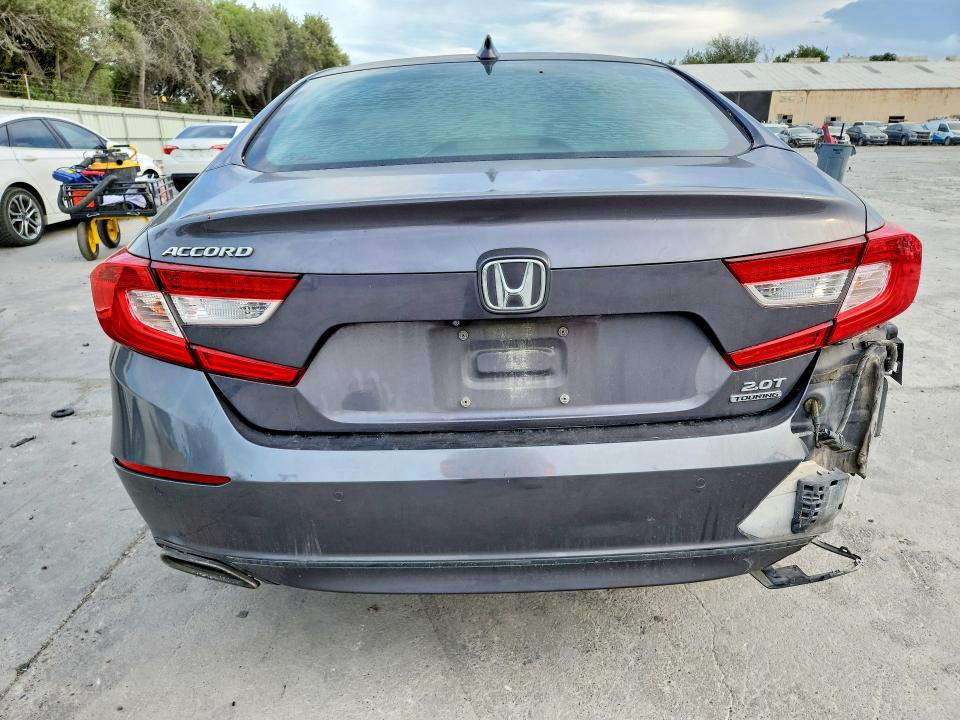 69192856 :رقم المزاد ، 1HGCV2F90JA025039 vin ، 2018 Honda Accord مزاد بيع