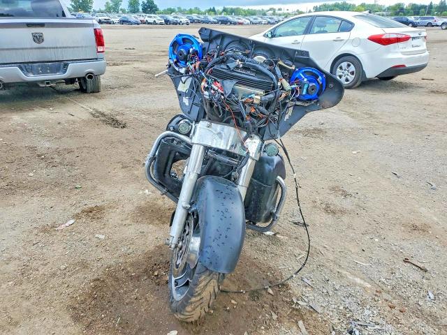 67613136 :رقم المزاد ، 5HD1KBMA0DB656598 vin ، 2013 Harley-davidson Flhx مزاد بيع
