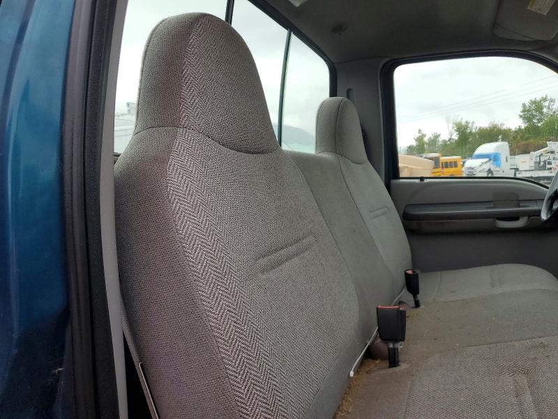 70596076 :رقم المزاد ، 3FTSF31S01MA64174 vin ، 2001 Ford F350 مزاد بيع