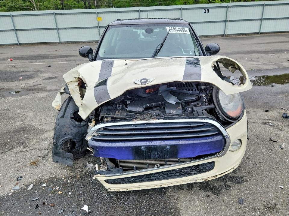 66964636 :رقم المزاد ، WMWXP5C3XH2F61187 vin ، 2017 Mini Cooper مزاد بيع