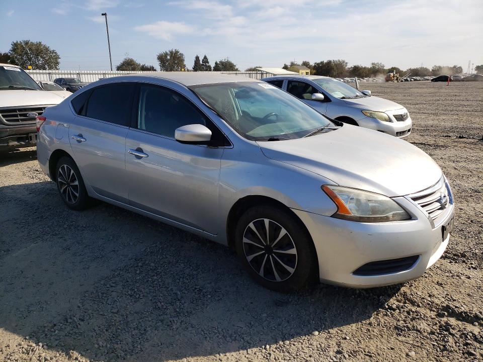 2015 Nissan Sentra მანქანა იყიდება აუქციონზე, vin: 3N1AB7AP2FY250683, აუქციონის ნომერი: 69580076