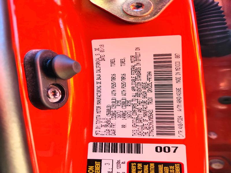 Auction sale of the 2018 Toyota Tacoma, vin: 3TMAZ5CN9JM056421, lot number: 68823606