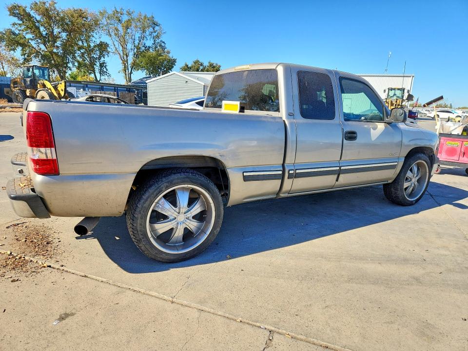 2000 Chevrolet Silverado მანქანა იყიდება აუქციონზე, vin: 1GCEC19VXYZ353581, აუქციონის ნომერი: 70413106