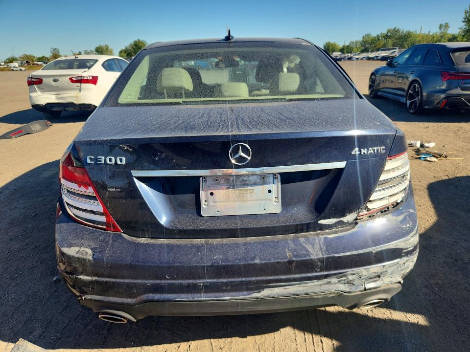 2014 Mercedes-benz C მანქანა იყიდება აუქციონზე, vin: WDDGF8AB3EA943499, აუქციონის ნომერი: 70110866