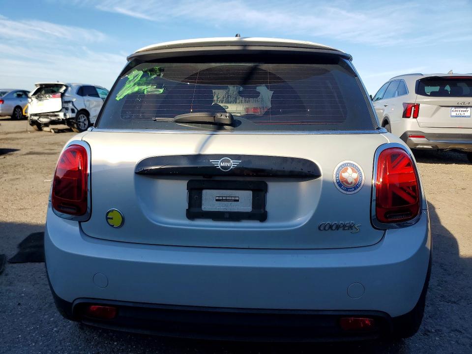 Продаж на аукціоні авто 2022 Mini Cooper, vin: WMW13DJ03N2R88045, номер лоту: 68139696