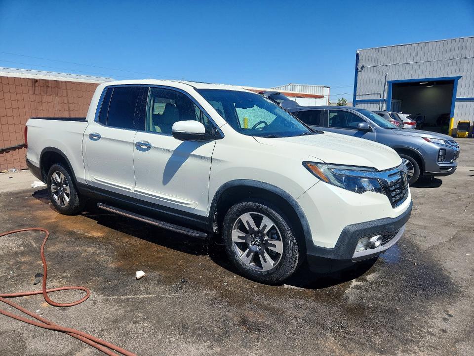 68826116 :رقم المزاد ، 5FPYK3F77HB019135 vin ، 2017 Honda Ridgeline مزاد بيع