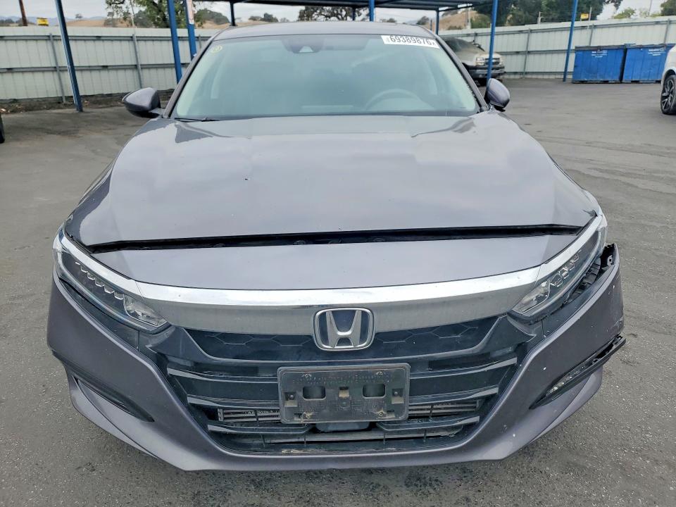 69389876 :رقم المزاد ، 1HGCV1F44JA216722 vin ، 2018 Honda Accord مزاد بيع
