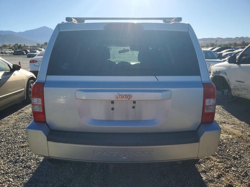 67352546 :رقم المزاد ، 1J4NT2GB5AD531621 vin ، 2010 Jeep Patriot مزاد بيع