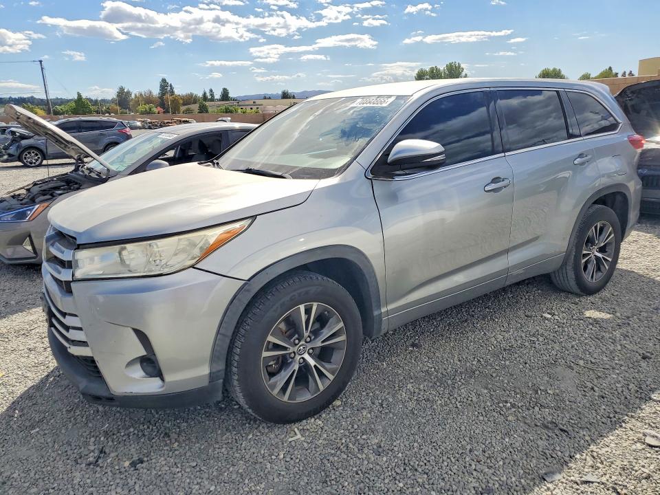 Продаж на аукціоні авто 2017 Toyota Highlander, vin: 5TDZARFH3HS024257, номер лоту: 70893866