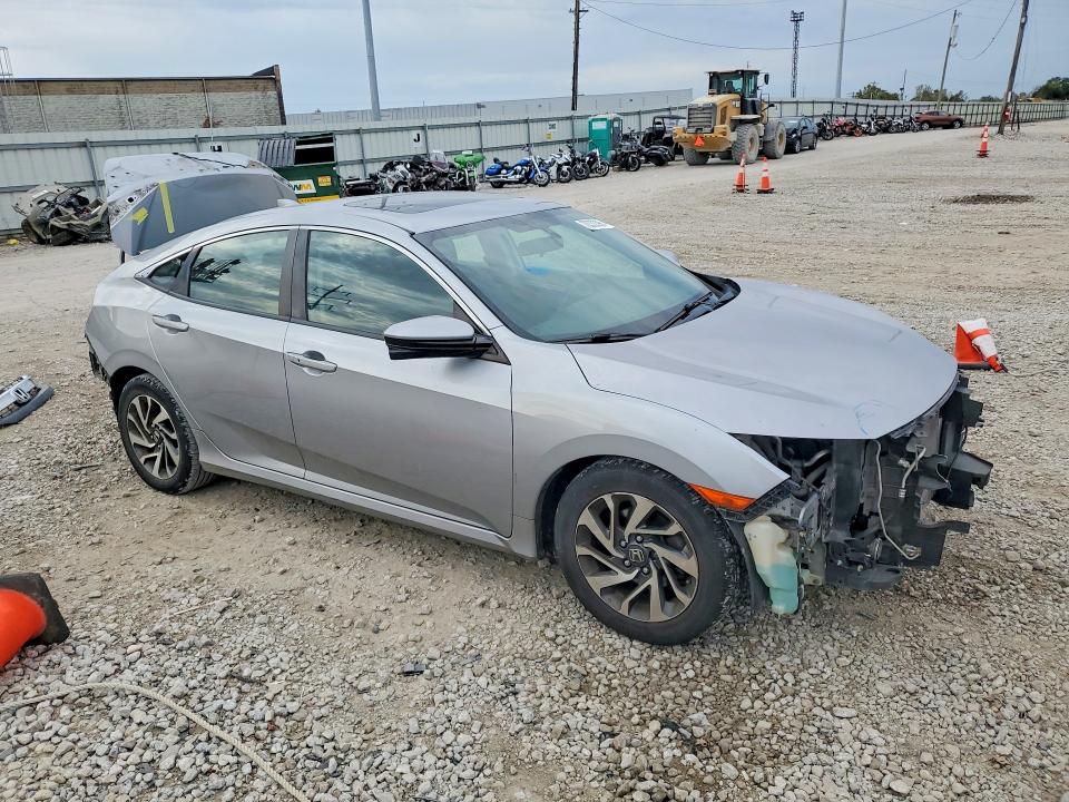 70333396 :رقم المزاد ، 2HGFC2F77JH606556 vin ، 2018 Honda Civic مزاد بيع