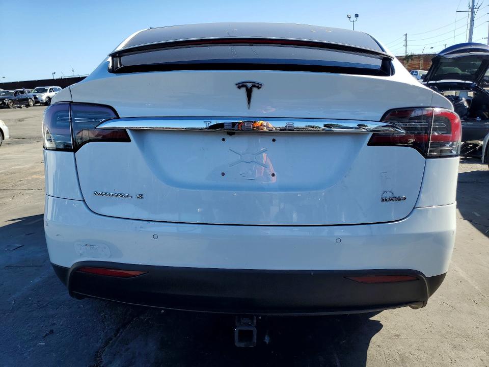 Продажа на аукционе авто 2017 Tesla Model X, vin: 5YJXCBE21HF044050, номер лота: 70553976