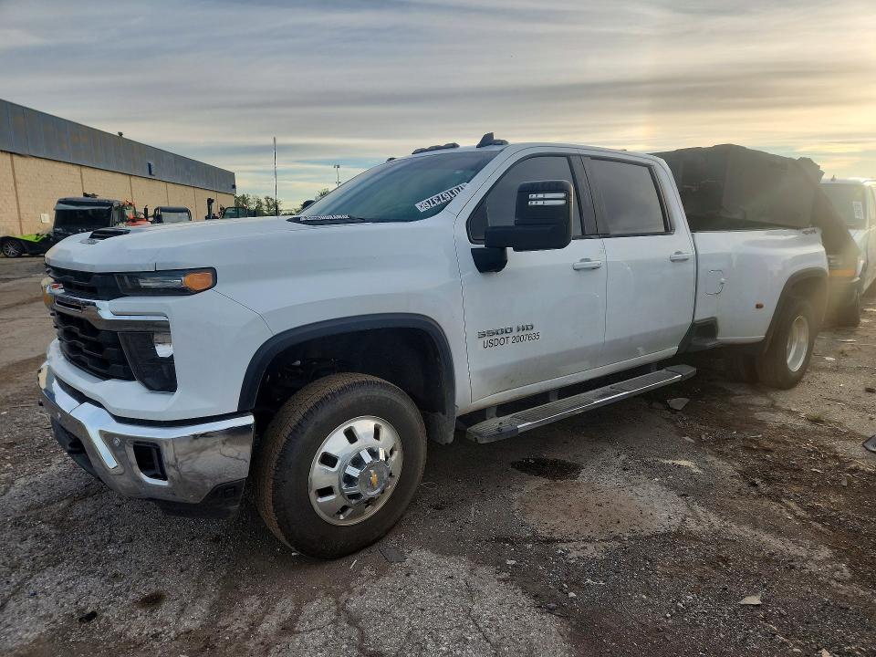 70167376 :رقم المزاد ، 1GC4KTEY5SF352275 vin ، 2025 Chevrolet Silverado مزاد بيع