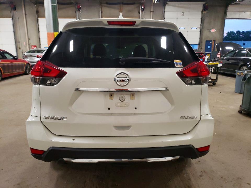 70673026 :رقم المزاد ، 5N1AT2MV7HC896512 vin ، 2017 Nissan Rogue مزاد بيع