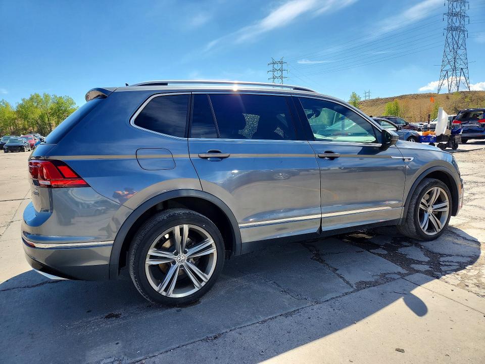 Продаж на аукціоні авто 2018 Volkswagen Tiguan, vin: 3VV2B7AX3JM197687, номер лоту: 69829696