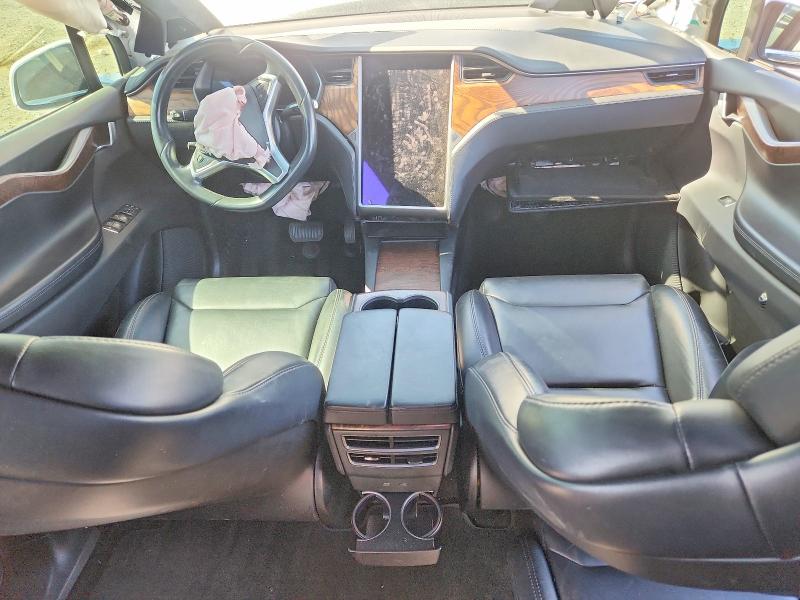 69982136 :رقم المزاد ، 5YJXCBE2XJF104512 vin ، 2018 Tesla Model X مزاد بيع