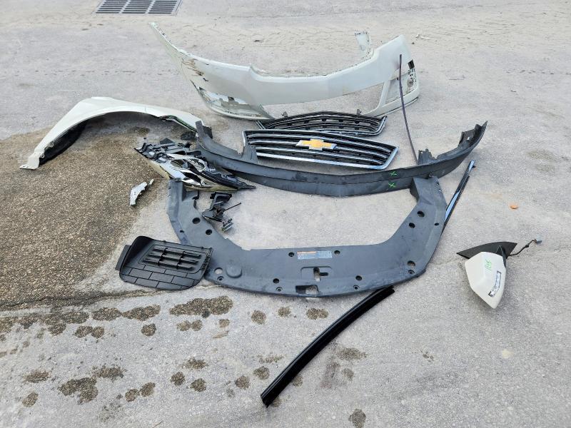 69199026 :رقم المزاد ، 1GNKRHKD5FJ112378 vin ، 2015 Chevrolet Traverse مزاد بيع