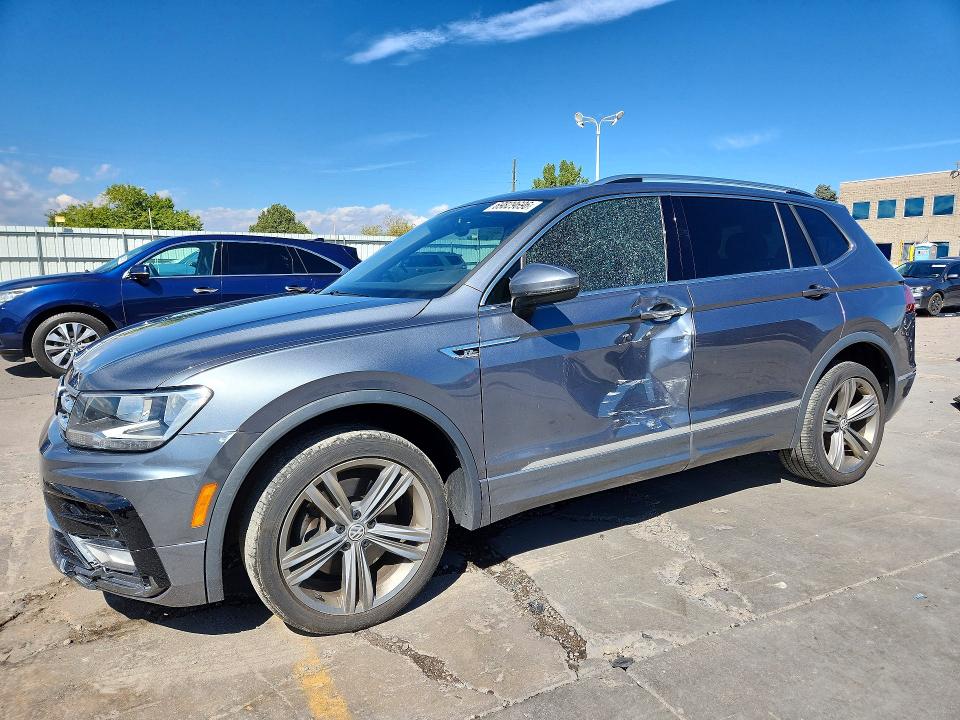 Продаж на аукціоні авто 2018 Volkswagen Tiguan, vin: 3VV2B7AX3JM197687, номер лоту: 69829696