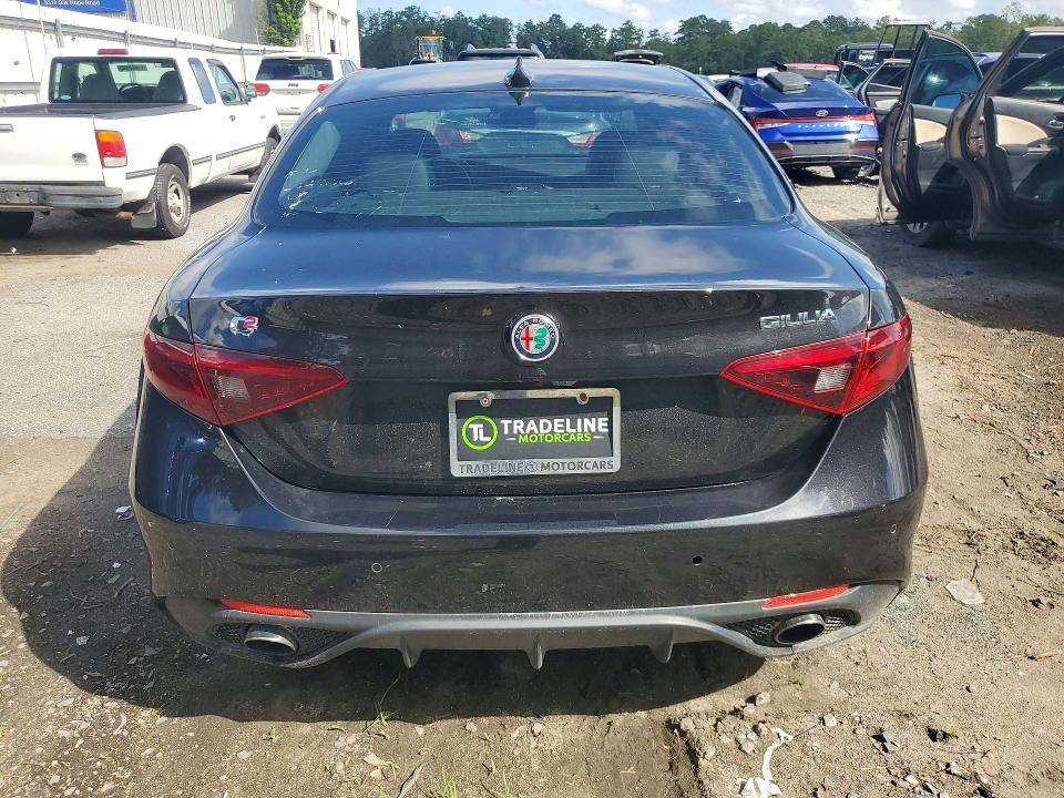 67980116 :رقم المزاد ، ZARFAECNXH7544753 vin ، 2017 Alfa Romeo Giulia مزاد بيع