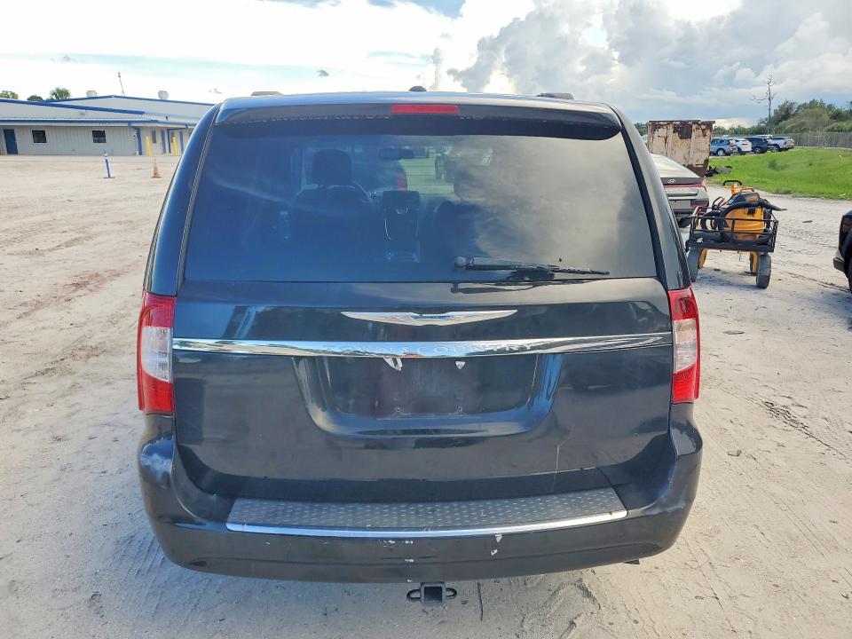 68501596 :رقم المزاد ، 2C4RC1BG1GR228927 vin ، 2016 Chrysler Town & Country مزاد بيع