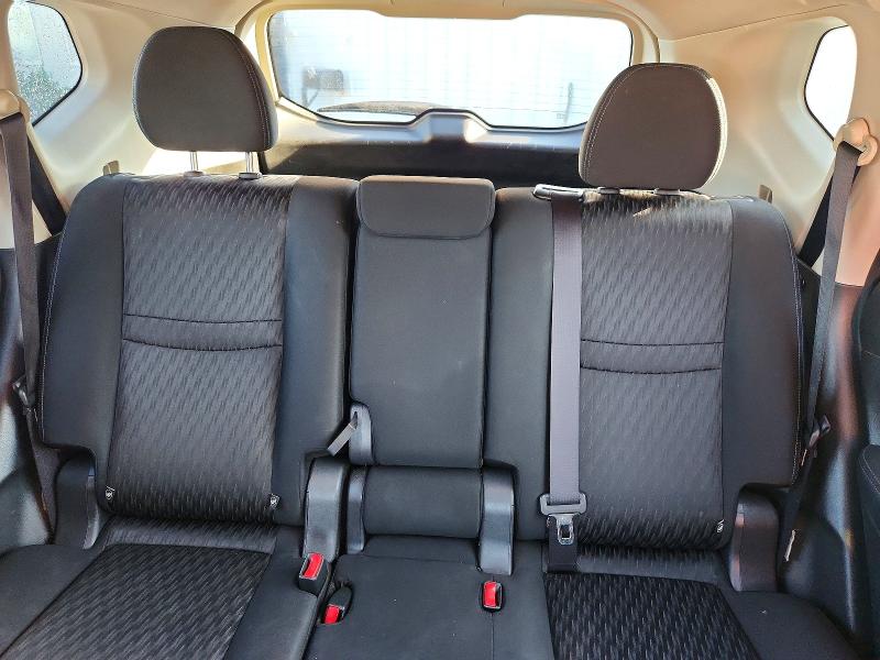 67122566 :رقم المزاد ، KNMAT2MV9HP544061 vin ، 2017 Nissan Rogue مزاد بيع