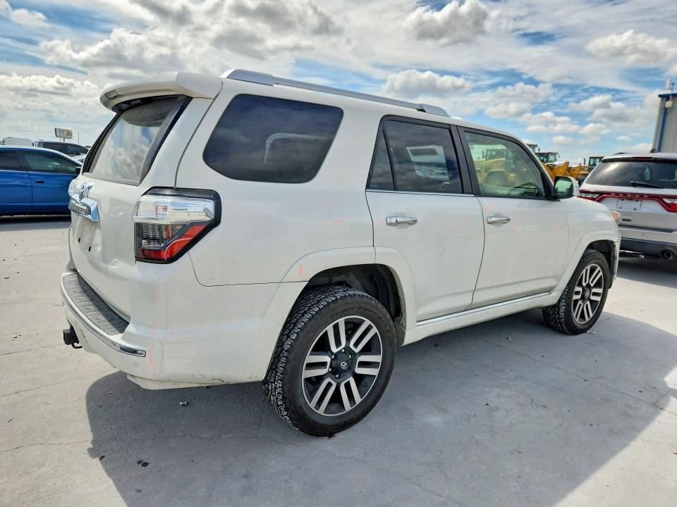 69755556 :رقم المزاد ، JTEBU5JR3H5427609 vin ، 2017 Toyota 4runner مزاد بيع