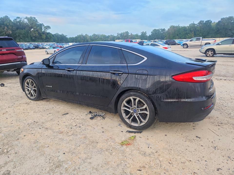 68075386 :رقم المزاد ، 3FA6P0RU6KR110653 vin ، 2019 Ford Fusion مزاد بيع
