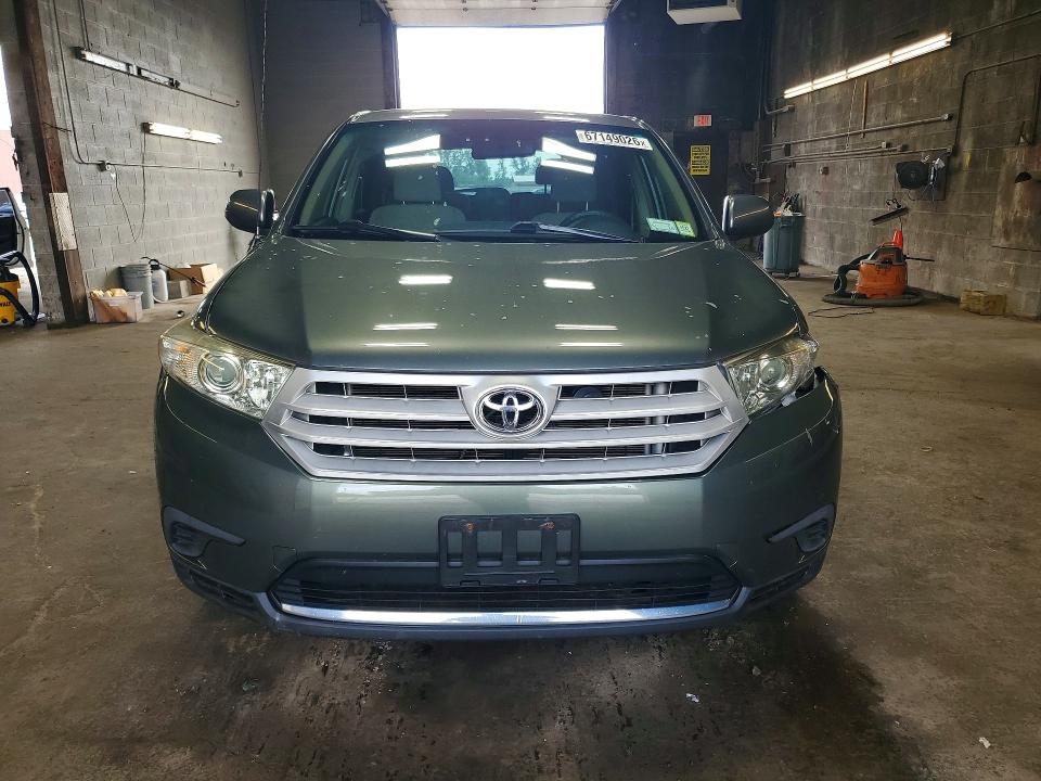 67149026 :رقم المزاد ، 5TDBK3EH3CS105460 vin ، 2012 Toyota Highlander مزاد بيع