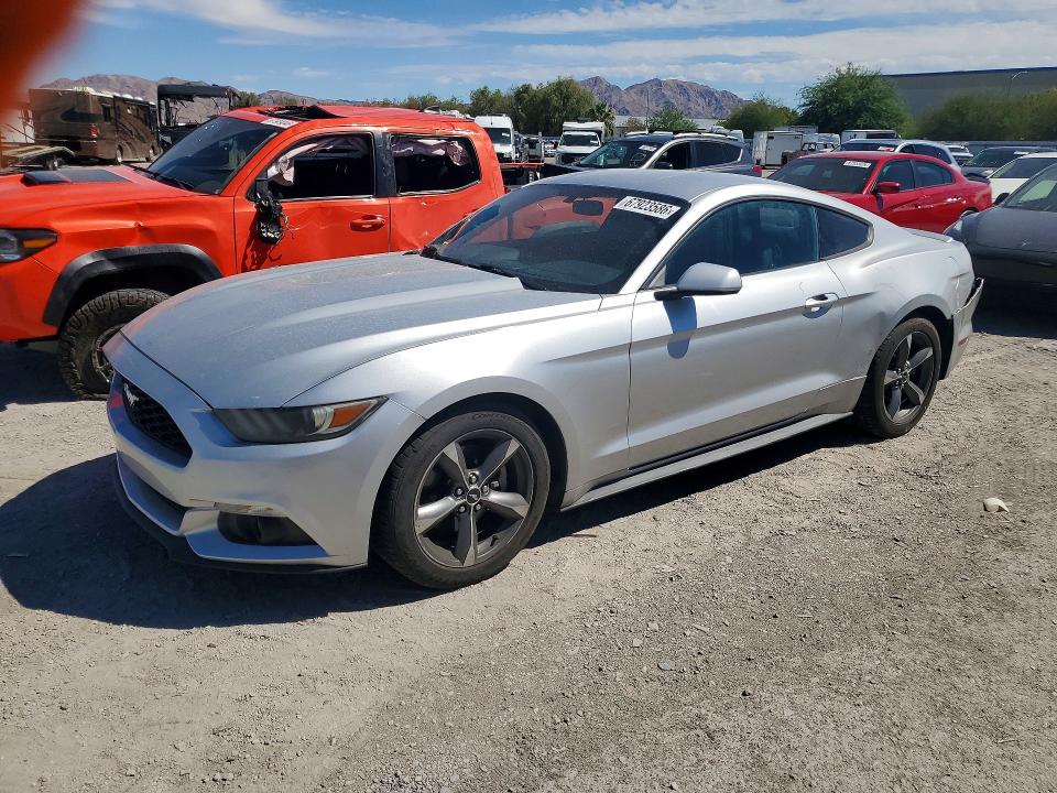 67923586 :رقم المزاد ، 1FA6P8AM8F5339144 vin ، 2015 Ford Mustang مزاد بيع
