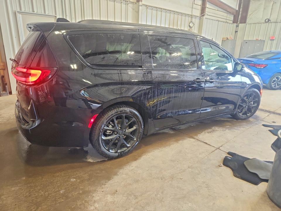 Продажа на аукционе авто 2027 Chrysler Pacifica, vin: 2C4RC1GG9VR583981, номер лота: 67706046