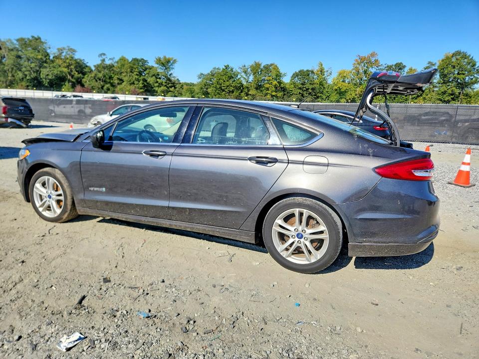 71022386 :رقم المزاد ، 3FA6P0LU9JR116597 vin ، 2018 Ford Fusion مزاد بيع