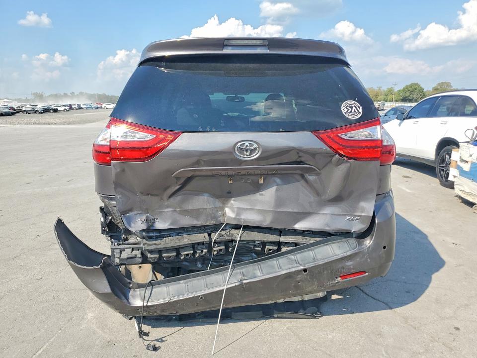 Продажа на аукционе авто 2017 Toyota Sienna, vin: 5TDYZ3DC3HS796234, номер лота: 68409416