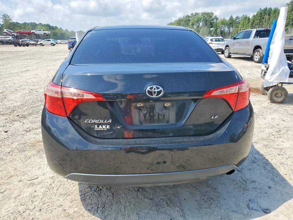 2018 Toyota Corolla მანქანა იყიდება აუქციონზე, vin: 5YFBURHE8JP805768, აუქციონის ნომერი: 67733536
