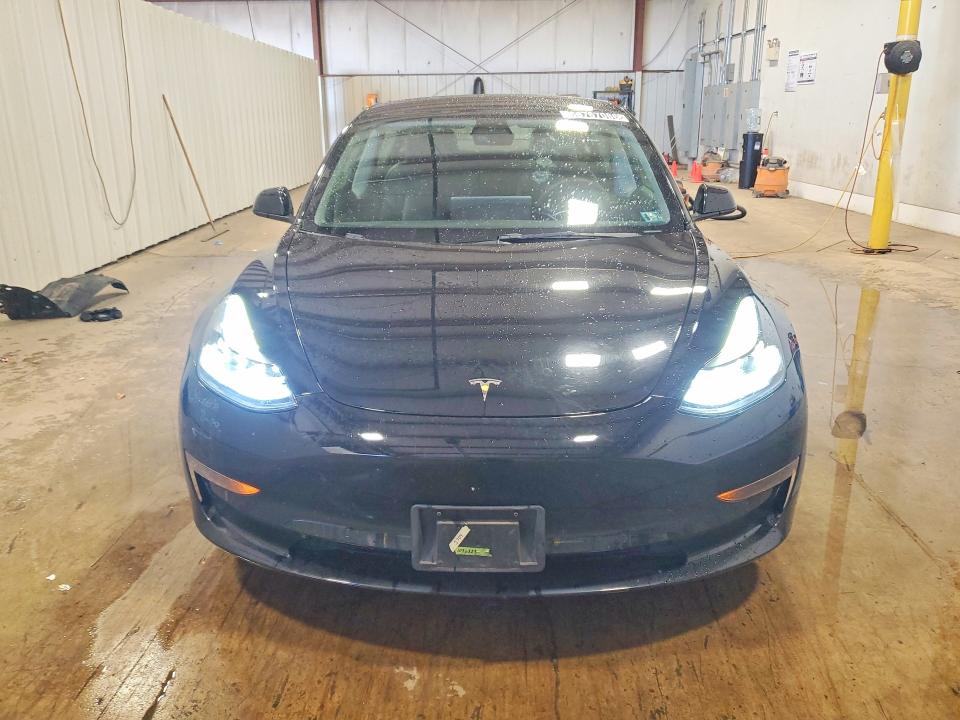 68767086 :رقم المزاد ، 5YJ3E1EA9NF368501 vin ، 2022 Tesla Model 3 مزاد بيع