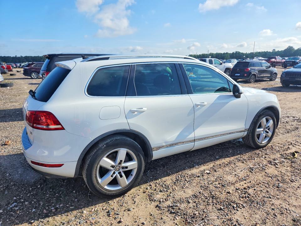 68050166 :رقم المزاد ، WVGEF9BP2CD008936 vin ، 2012 Volkswagen Touareg مزاد بيع