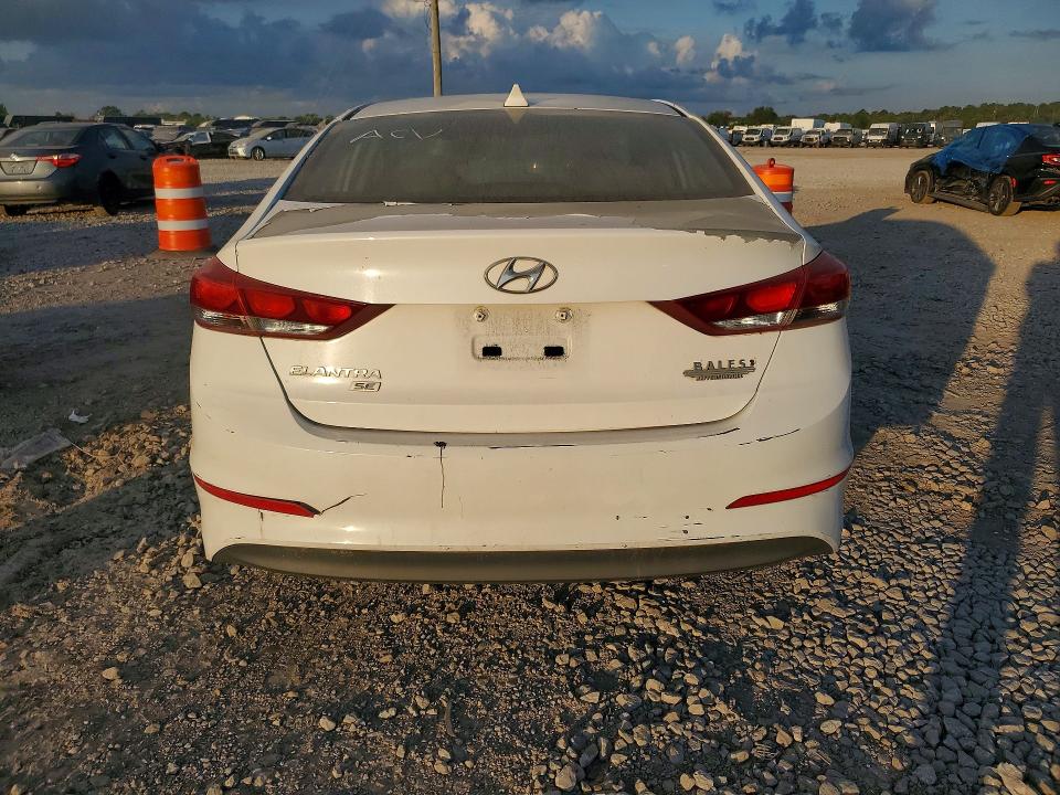 Продажа на аукционе авто 2017 Hyundai Elantra, vin: 5NPD74LFXHH178680, номер лота: 69132426
