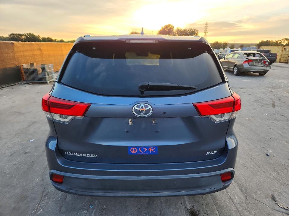 Продаж на аукціоні авто 2019 Toyota Highlander, vin: 5TDKZRFH7KS366067, номер лоту: 70631156