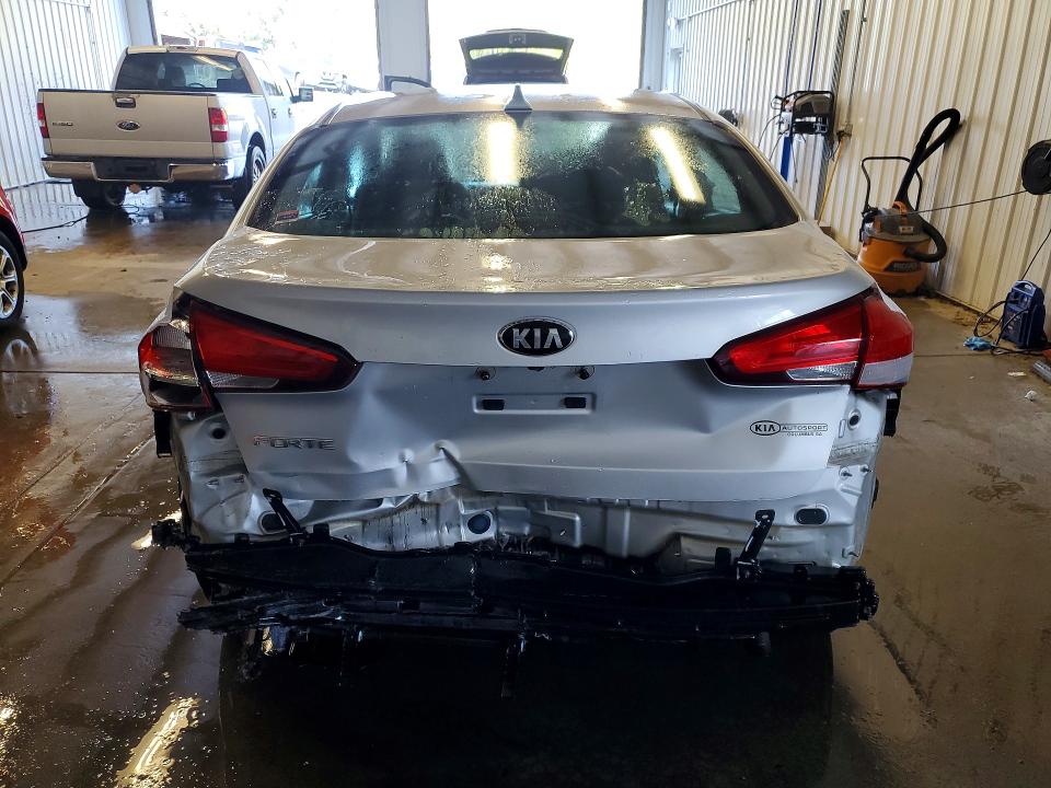 68696216 :رقم المزاد ، 3KPFL4A74HE082970 vin ، 2017 Kia Forte مزاد بيع