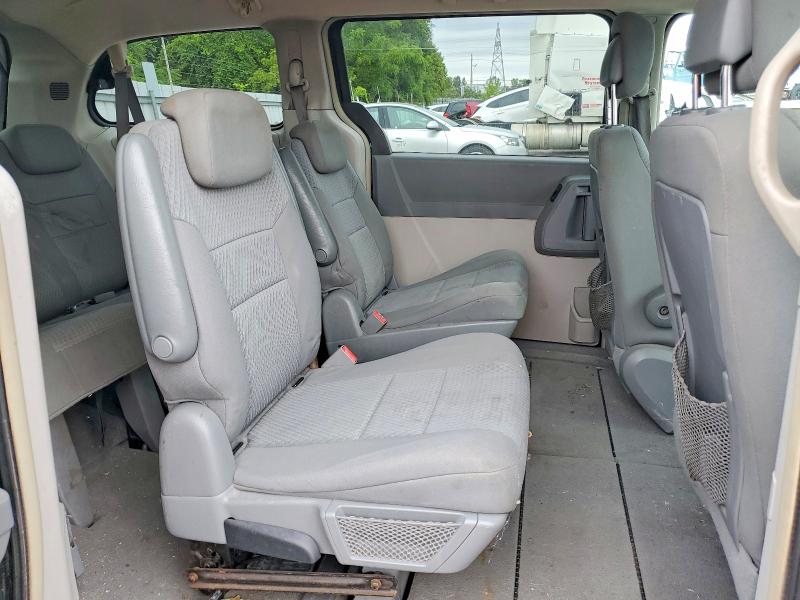 68947746 :رقم المزاد ، 2A4RR5DX7AR380604 vin ، 2010 Chrysler Town & Country مزاد بيع