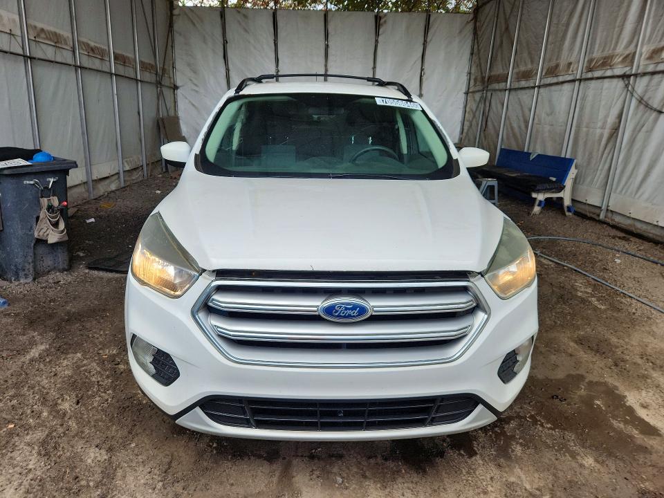 2017 Ford Escape მანქანა იყიდება აუქციონზე, vin: 1FMCU0GD4HUD22585, აუქციონის ნომერი: 70558046