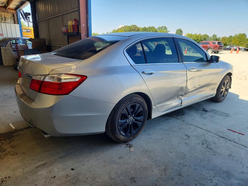 Auction sale of the 2014 Honda Accord, vin: 1HGCR2F33EA302563, lot number: 68382376