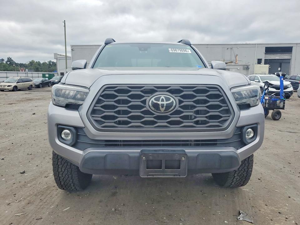 69879096 :رقم المزاد ، 3TYCZ5AN1MT037561 vin ، 2021 Toyota Tacoma مزاد بيع
