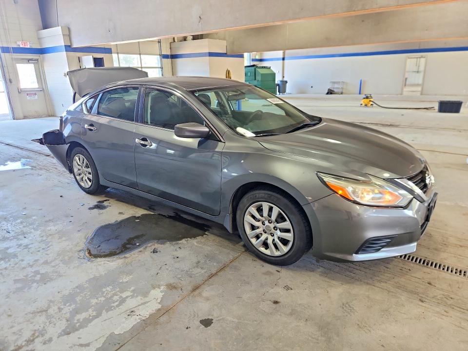 Продаж на аукціоні авто 2017 Nissan Altima, vin: 1N4AL3APXHC479780, номер лоту: 68693546