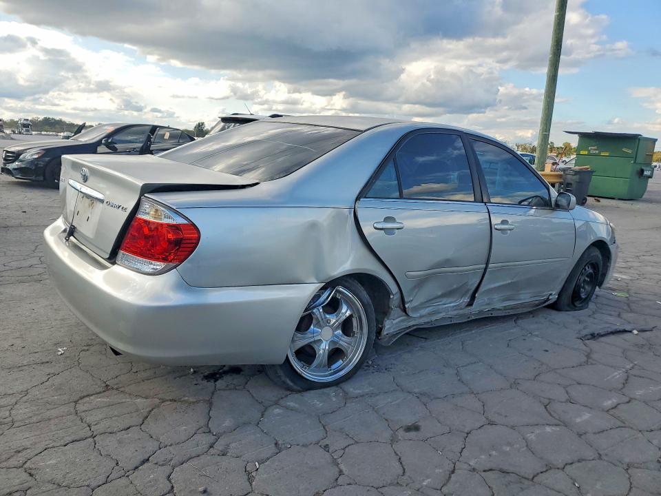 2005 Toyota Camry მანქანა იყიდება აუქციონზე, vin: 4T1BE32K85U076894, აუქციონის ნომერი: 70521336