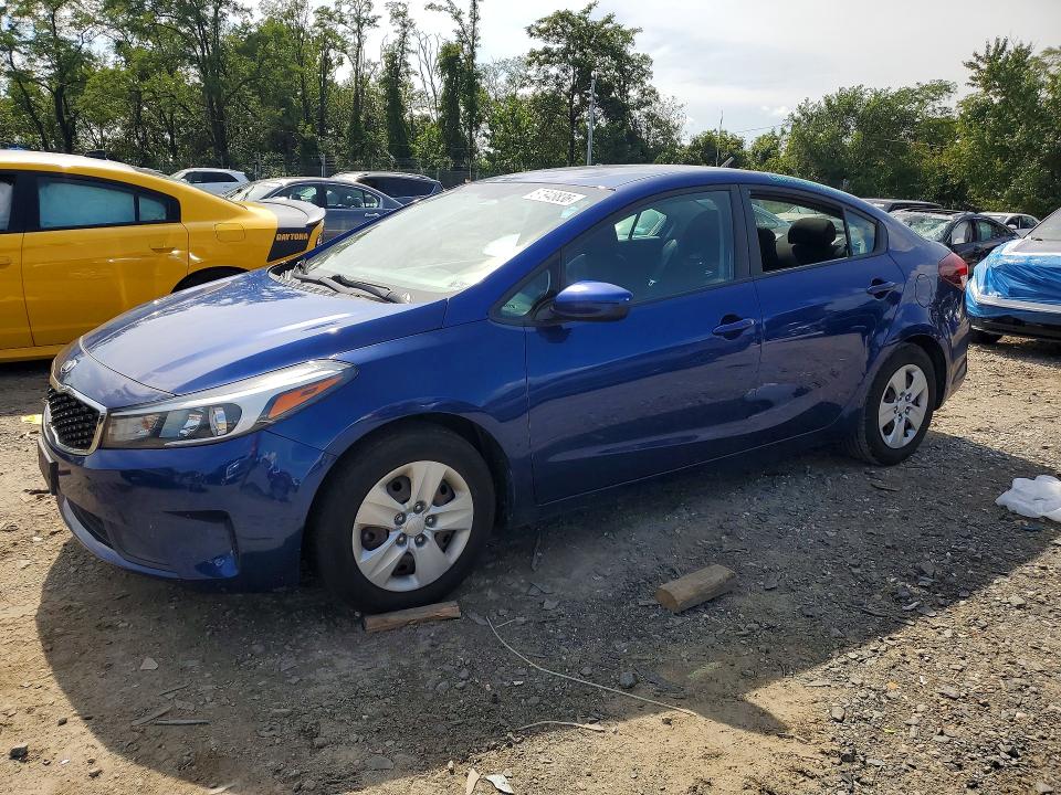 67948836 :رقم المزاد ، 3KPFK4A72JE270640 vin ، 2018 Kia Forte مزاد بيع