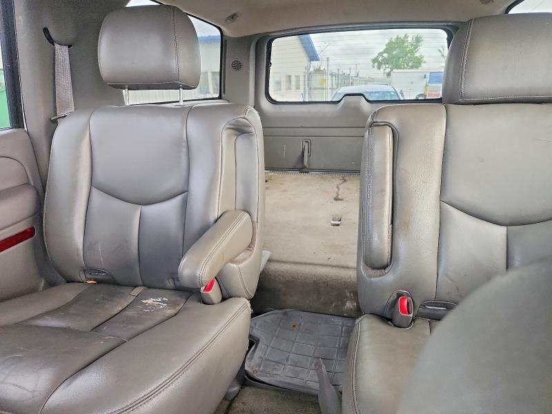 68831956 :رقم المزاد ، 3GNGK26U05G193503 vin ، 2005 Chevrolet Suburban مزاد بيع